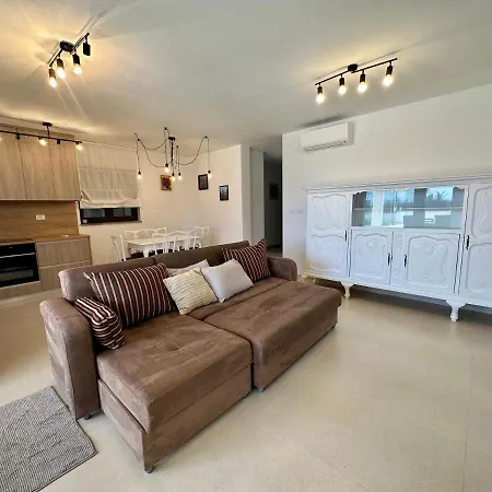 Apartment With Private Pool Mukalba Medulin