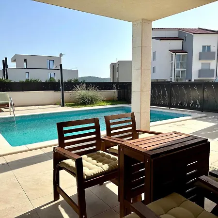 Apartment With Pool Mukalba *