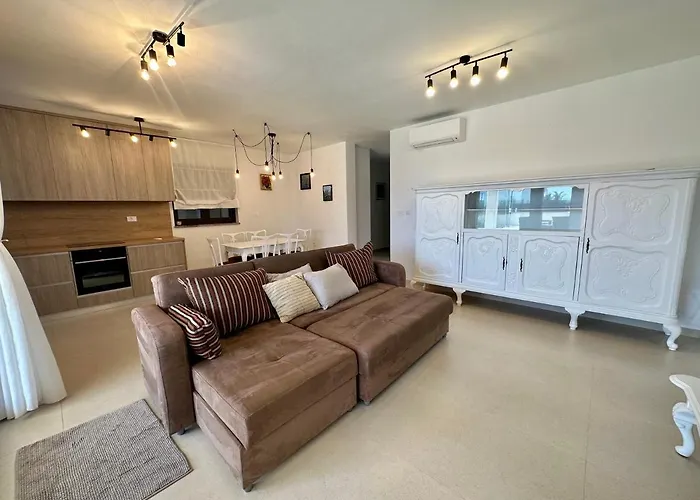 Apartment With Private Pool Mukalba Medulin